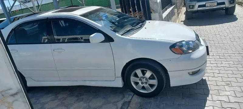 Toyota Corolla 2003, White, 33000 km (1)