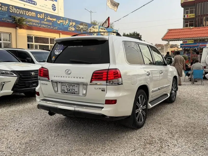 Lexus LX570 2013 White, Black Leather Interior (3)