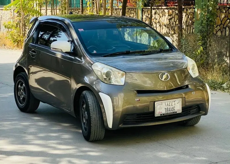 Toyota iQ 2010, automatic, low mileage (2)