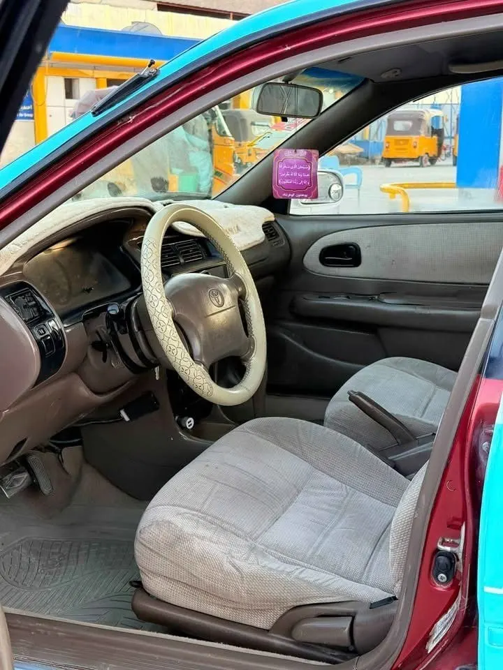 Toyota Corolla Canadian City Taxi 1997, Gas and Petrol Active (3)