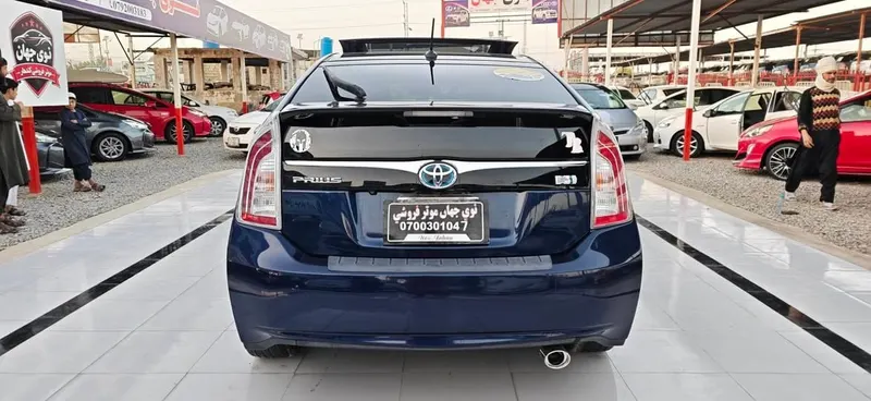Toyota Prius G 2013 Hybrid (2)