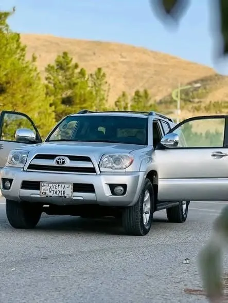 Toyota 4Runner 2006 SR5 Silver, 6-Cylinder, Clean Documents (3)