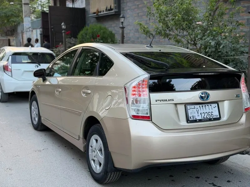 Toyota Prius Hybrid 2010, Gold, Automatic, JBL (3)