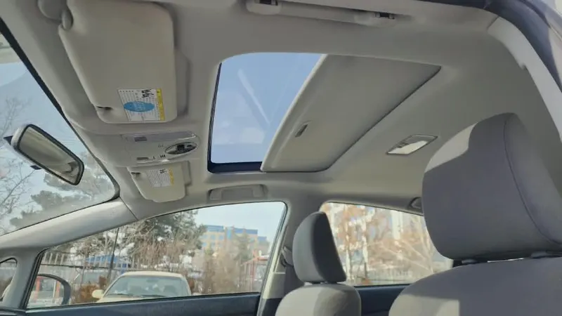 Toyota Prius 2014, White, Hybrid, Sunroof (3)