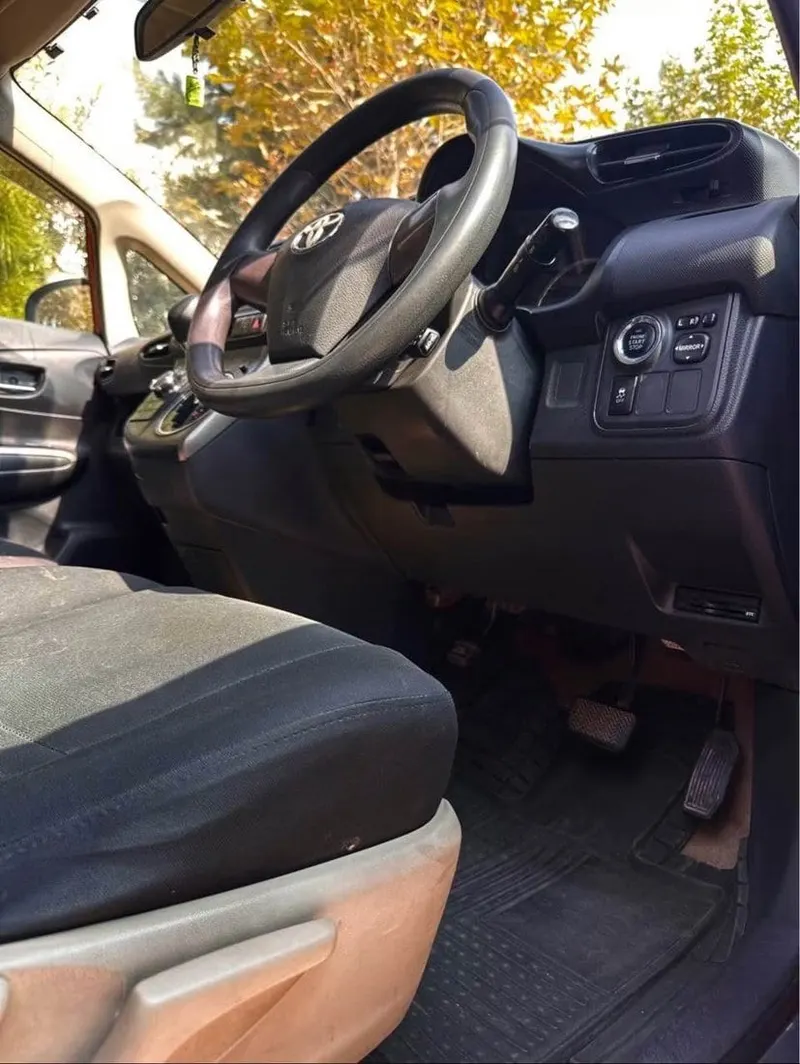 Toyota Wish Fielder 2011, full option, burgundy (4)