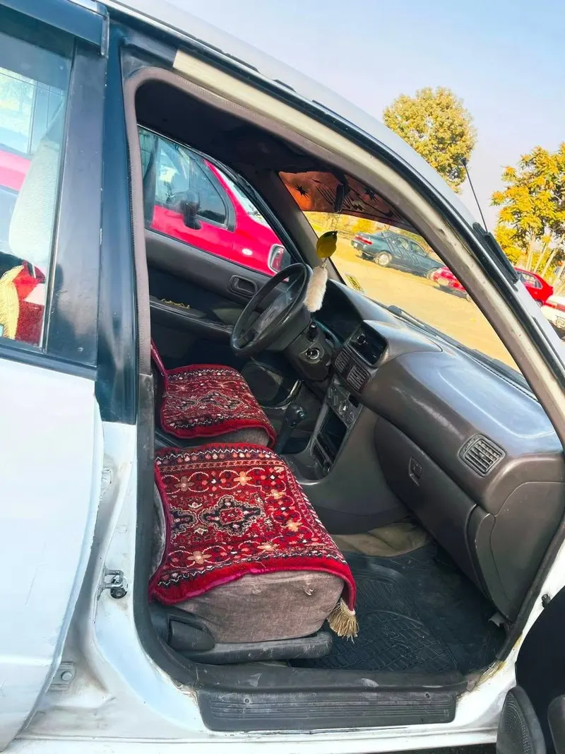Toyota Corolla Saloon 1996, White, Gas and Petrol (1)