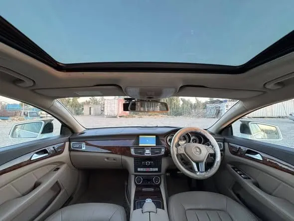 Mercedes-Benz CLS 350 2013, Pearl White, Right-Hand Drive (2)
