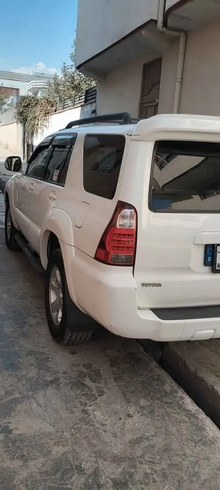 Toyota 4Runner 2006 SR5 white (7)