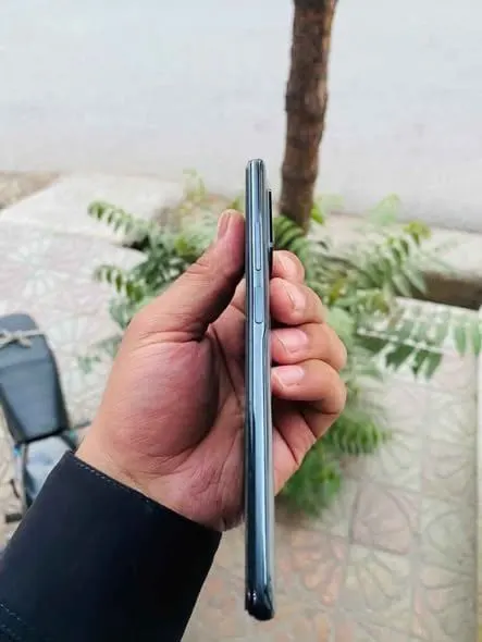 POCO 5G 128GB/8GB Phone, Like New (2)