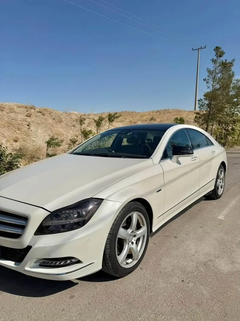Mercedes-Benz CLS 63 AMG 2014, 6 Cylinder, White, No Accident (3)