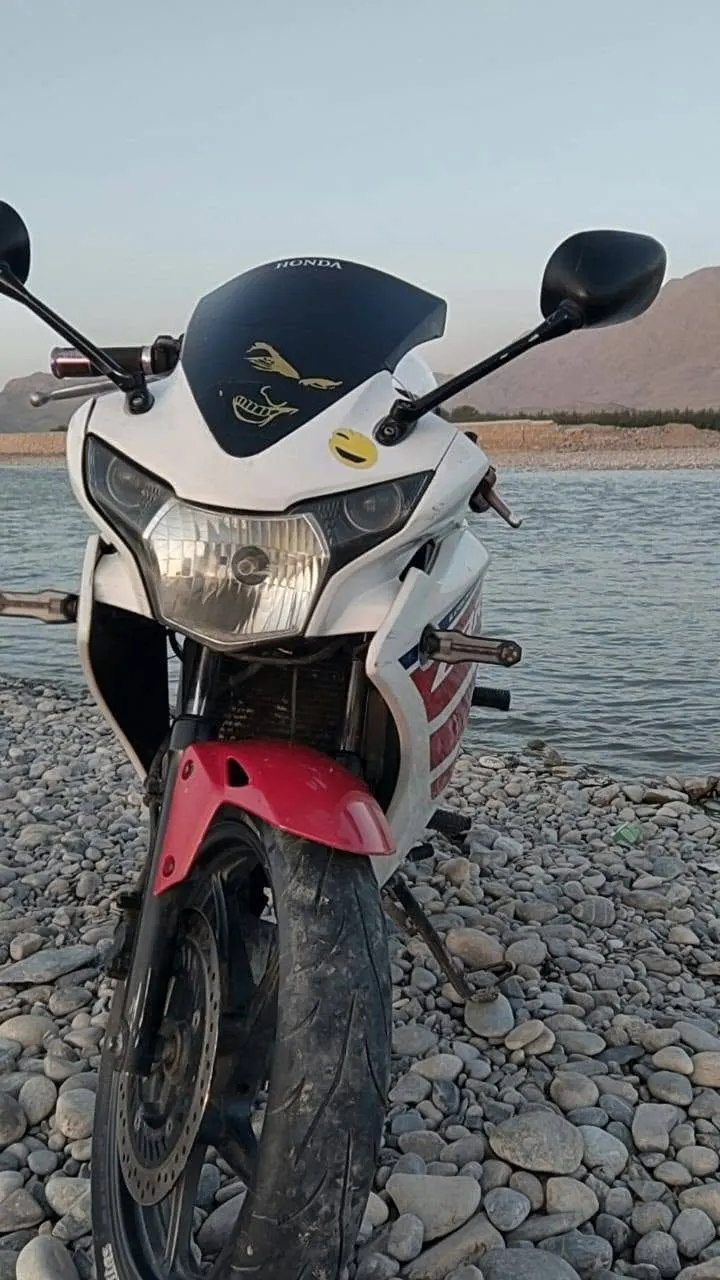 Honda CBR 150cc Japanese new (4)