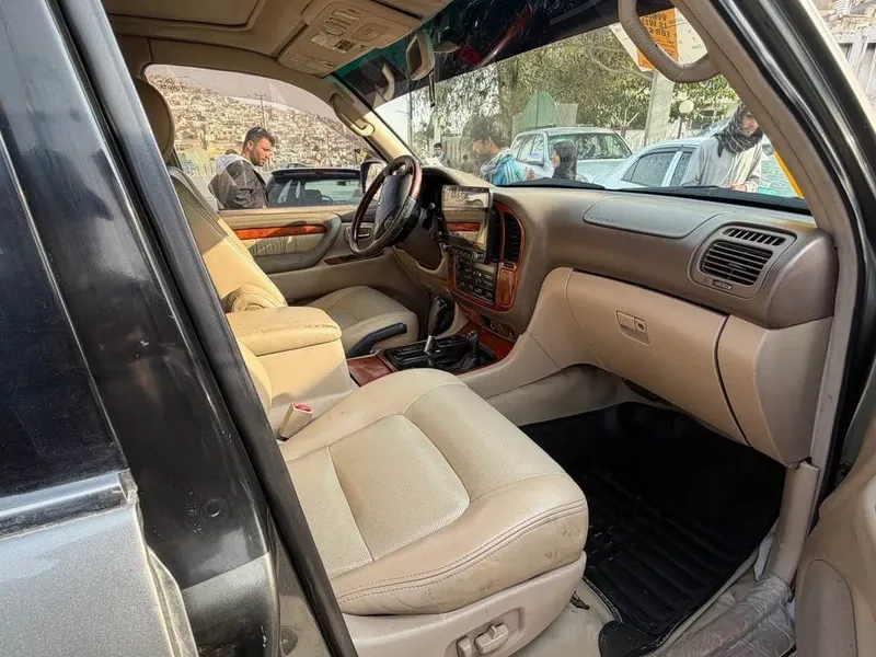 Lexus LX 470 2000, No Accident, 8-Cylinder, Gas (2)