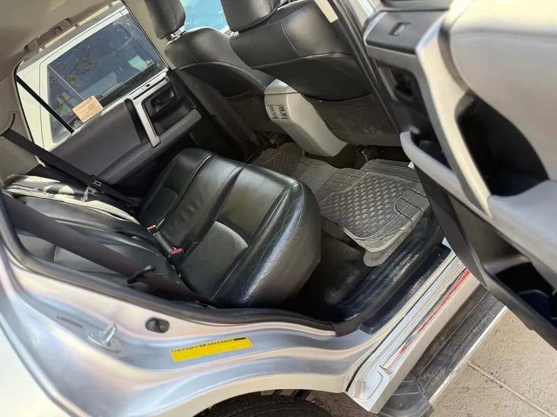 Toyota 4Runner 2011 Silver, Registered in Kabul, No Accident (5)