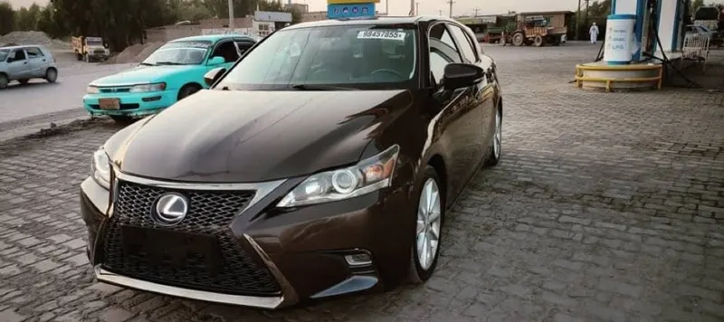 Lexus CT 200h 2013 Full Option Sport (1)