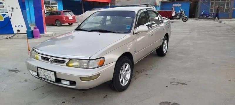 Toyota Corolla Canadian 1997, Golden, AC, 7A (1)