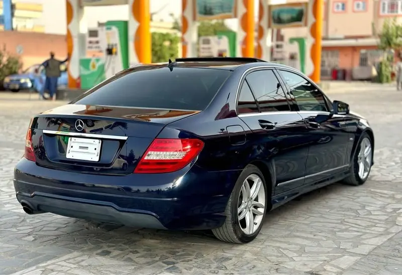 Mercedes-Benz C250 2012 Full Option, Navy Blue, No Accident (3)