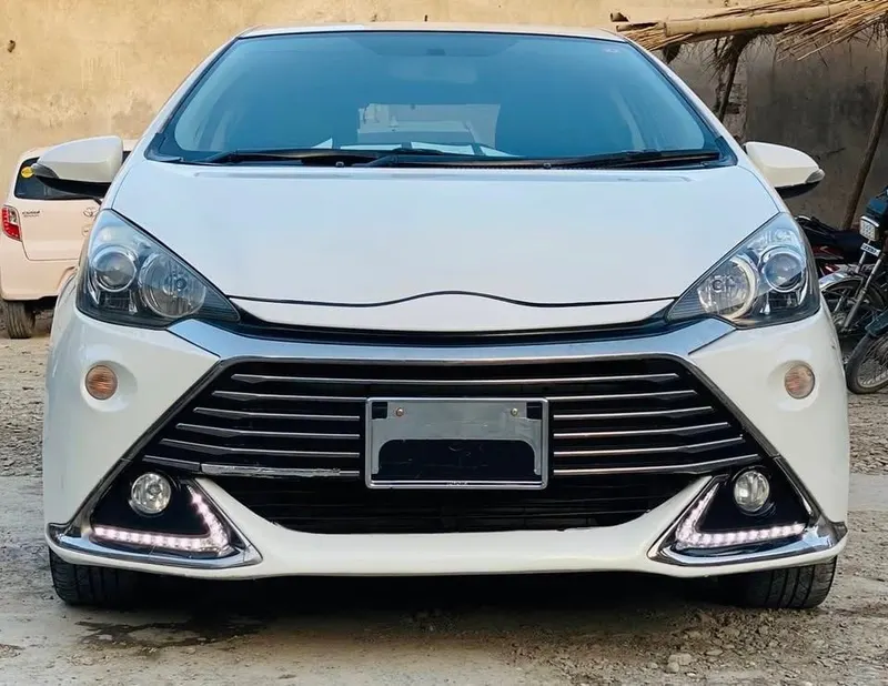 Toyota Aqua GS 2014, White, 76,000 km (2)