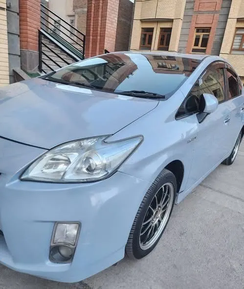 Toyota Prius 2010 Hybrid, Pastel Green, Sporty Wheels (1)