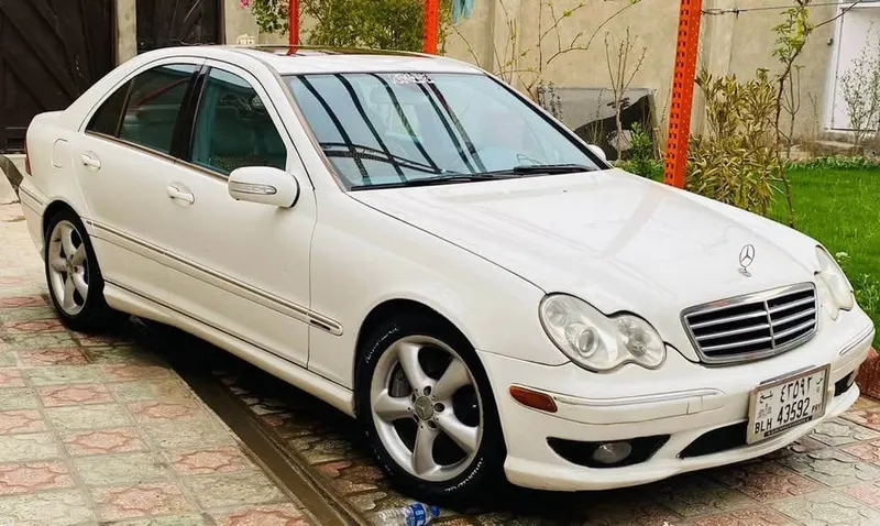 Mercedes C230 Kompressor 2005, White, Sunroof, Clean Documents (4)
