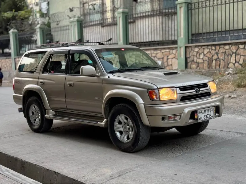 Toyota 4Runner SR5 2002, Gold, 6-Cylinder (5)