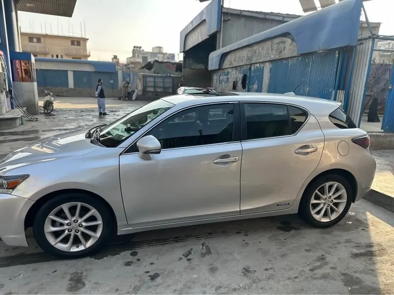 لکسس CT200 ماډل ۲۰۱۲ د کمپنۍ رنګ (8)