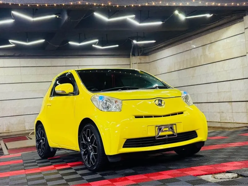 Toyota iQ 2010, 4-Cylinder, Yellow (1)