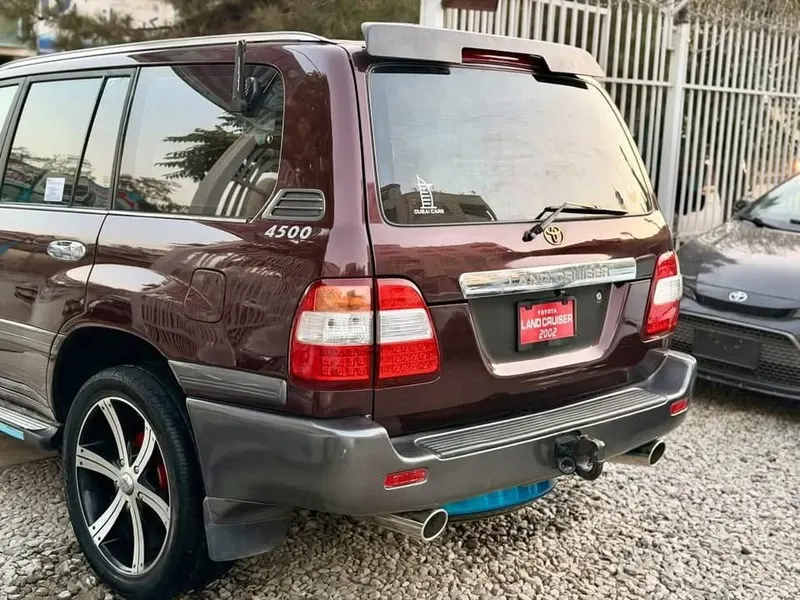 Toyota Land Cruiser 2002, 6-Cylinder Petrol, Full Option, Clean Documents (8)