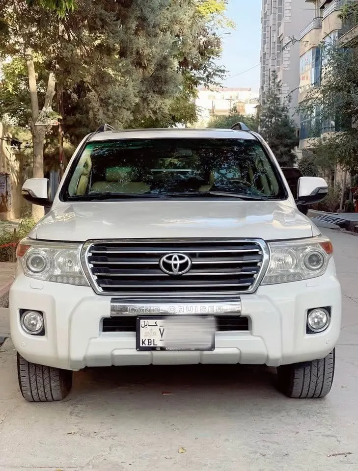 تویوتا لندکروزر VXR 2008 سفید (1)