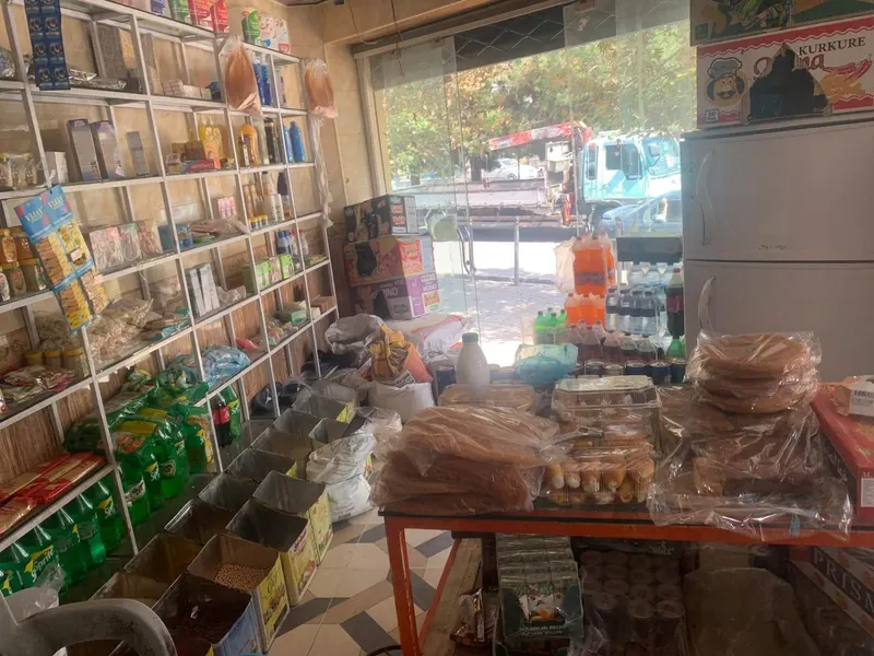دوکان فروشی برای کرایه با آب، برق و تشناب مستقل (2)