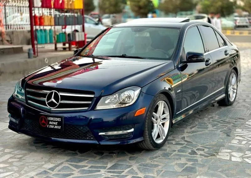 Mercedes-Benz C250 2012 Full Option, Navy Blue, No Accident (4)
