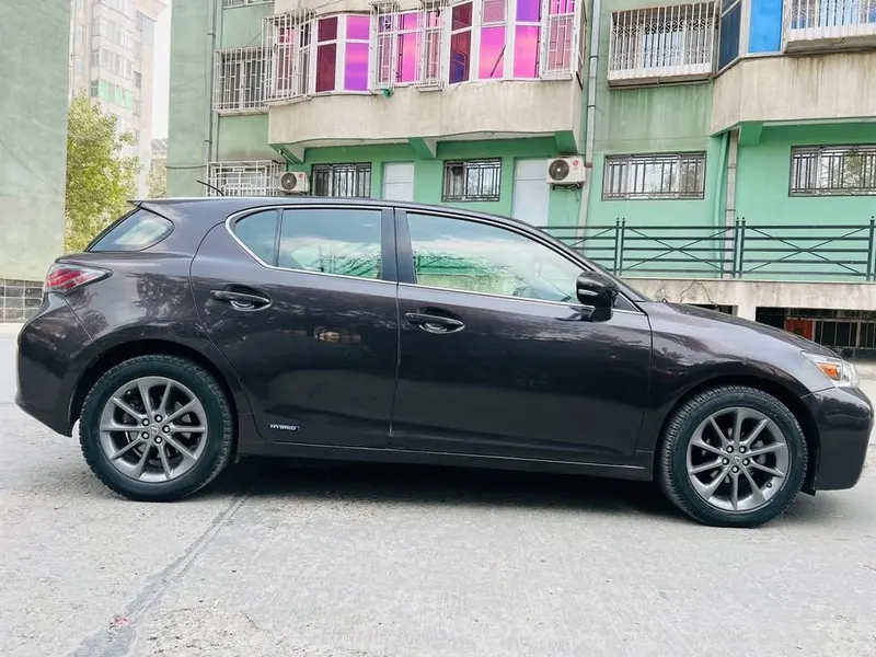 Lexus CT200h Hybrid 2012, American, No Accident (7)