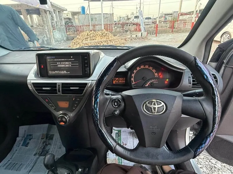 Toyota IQ 2010 Silver Petrol Automatic (4)