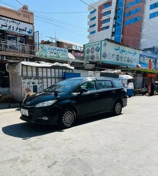 Toyota Wish 2014 Full Option Black, 4-Cylinder, Automatic (4)