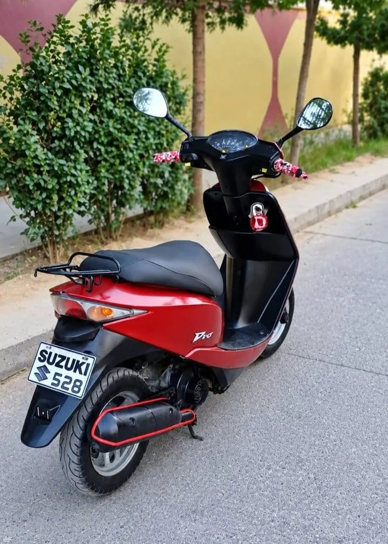 Honda Dio 60cc Scooter from Japan, Ruby Red, Low Mileage (5)