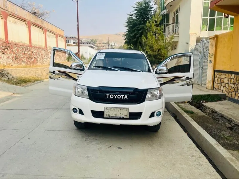 Toyota Hilux 2007 Diesel, Clean Documents, Well Maintained (1)
