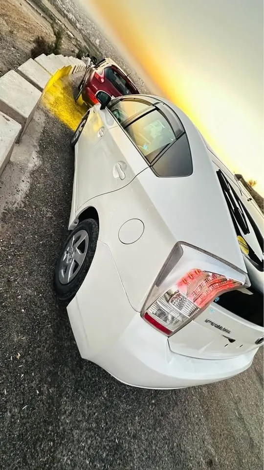 Prius 2010, white, container condition, full original equipment (3)