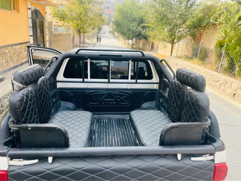 Toyota Hilux 2007 Diesel, Clean Documents, Well Maintained (2)