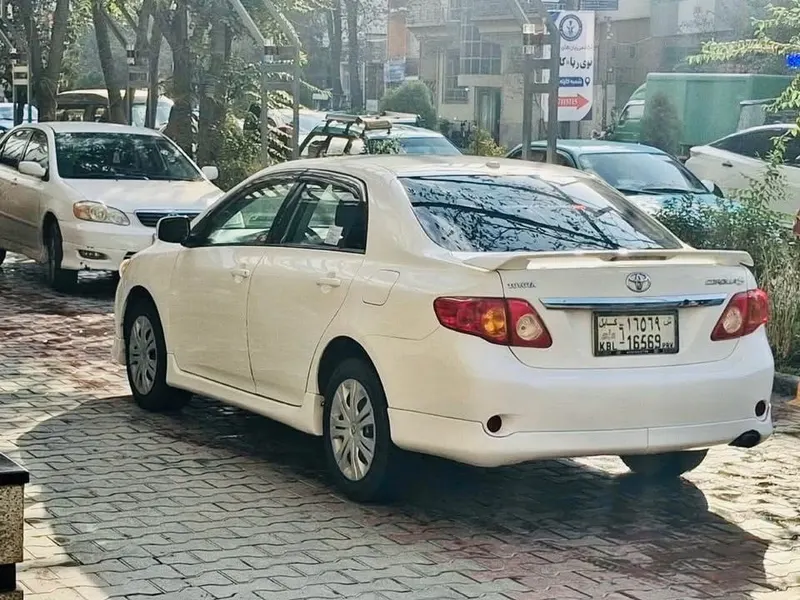 Toyota Corolla 2009 white automatic (4)