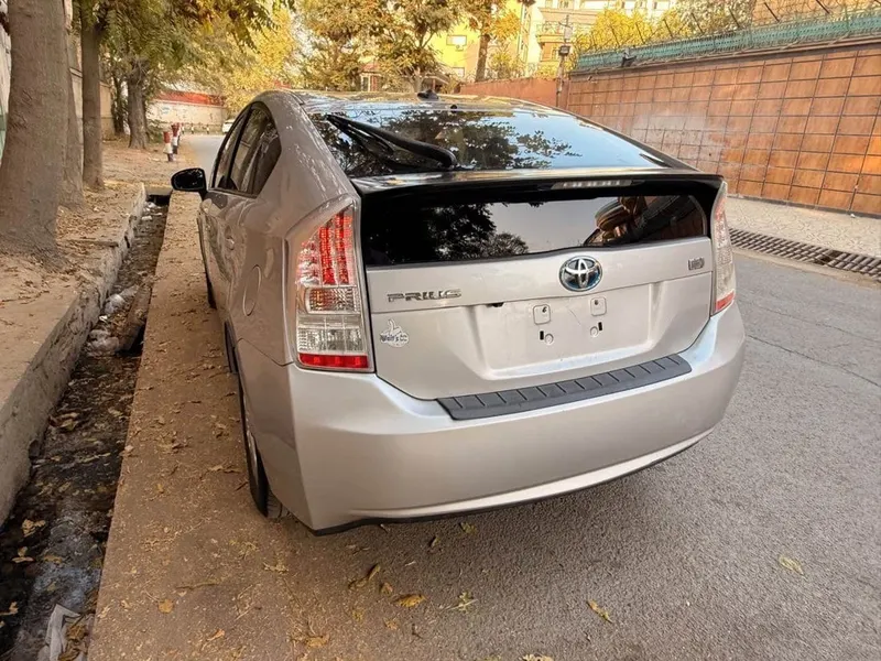 Toyota Prius Silver 2010, Imported, No Accident (5)