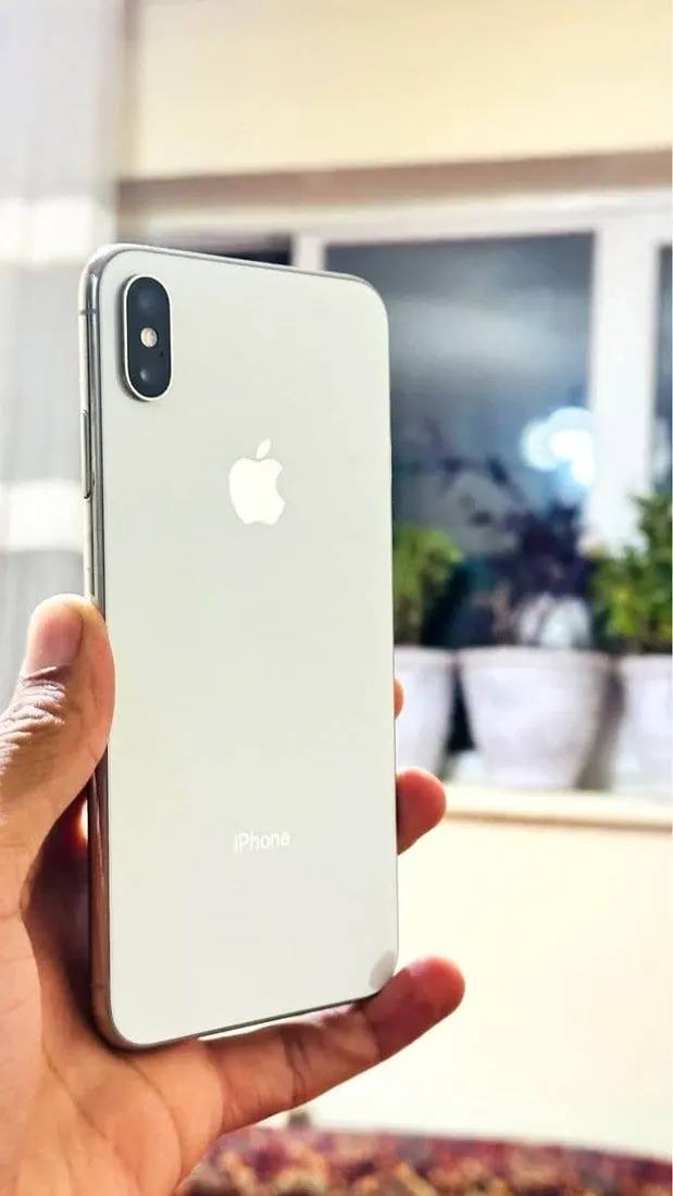 Apple iPhone XS Max 256GB, Used, Battery 82%, No Scratches (1)