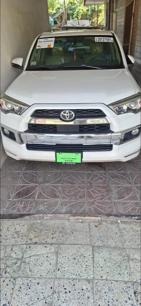 Toyota 4Runner 2015 SR5 Full Option, Sunroof, Leather Seats (1)