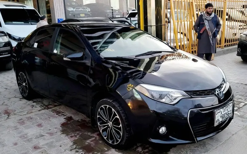 Toyota Corolla 2016, Full Option, Leather Seats, Clean Papers (2)