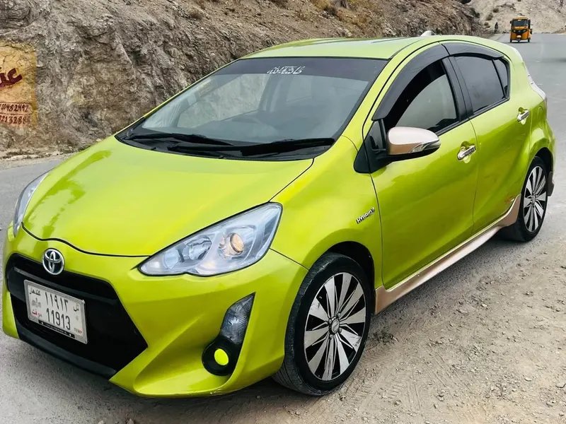 Toyota Aqua GR 2016 Hybrid, Full Option (4)
