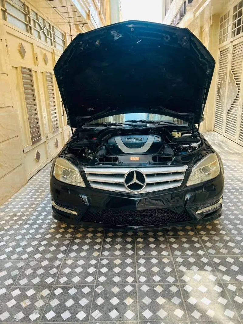 Mercedes-Benz C300 2011 (3)