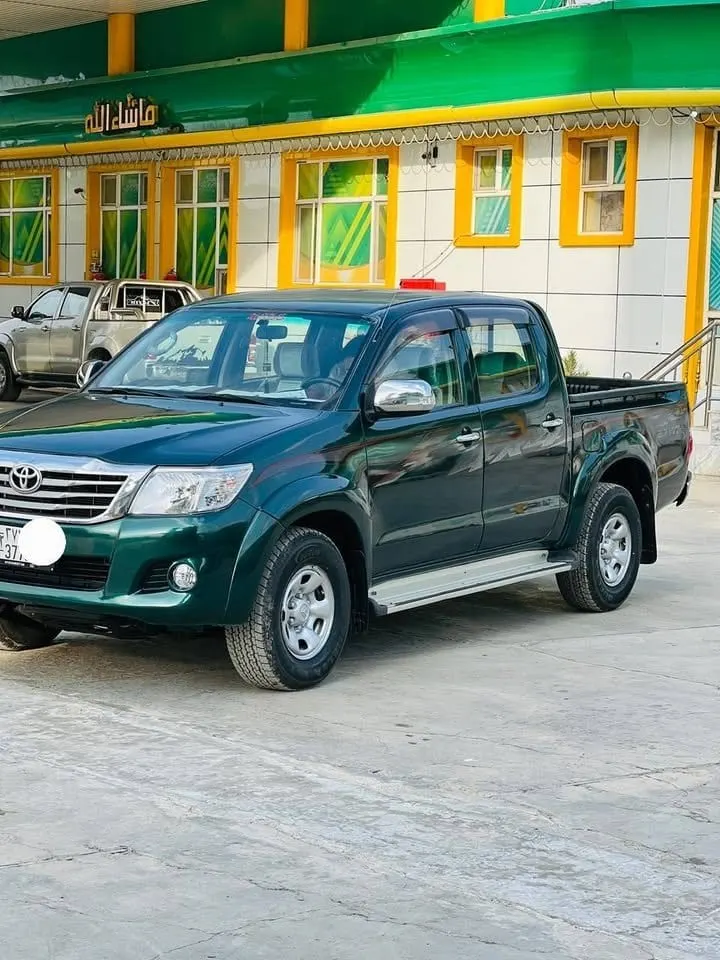 Toyota Hilux 2006, 2012 chassis, green, petrol, no accident (2)