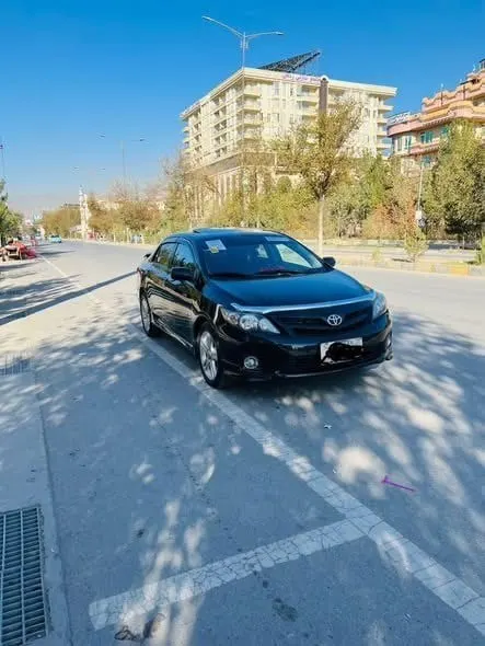 Toyota Corolla 2013 S Black, Automatic, Clean Documents (3)