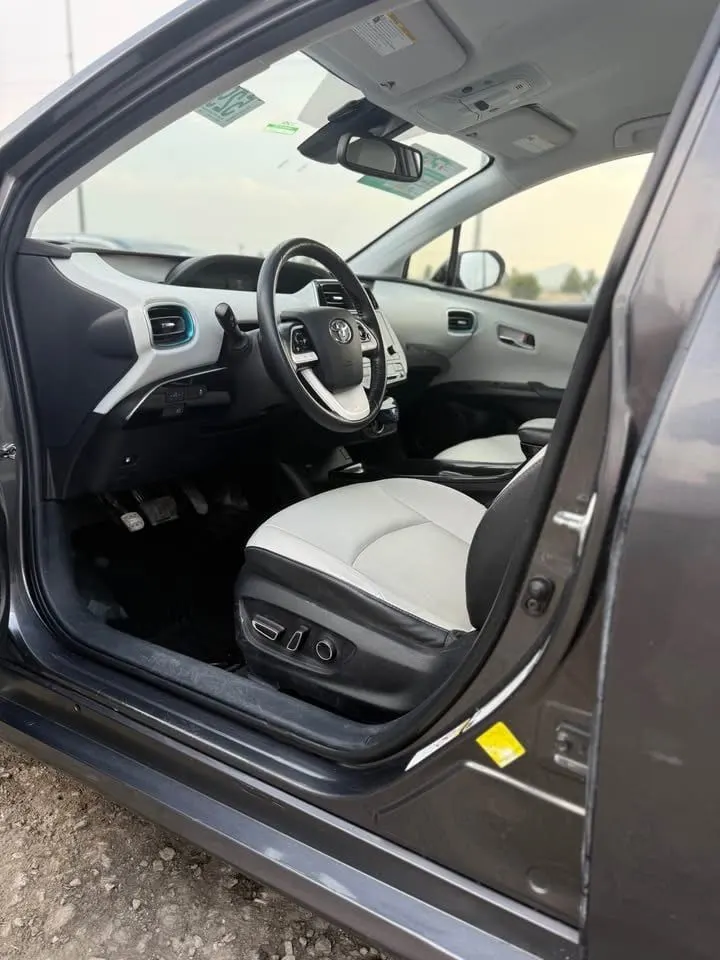 Toyota Prius 2016 Steel, Full Options, Kabul (5)