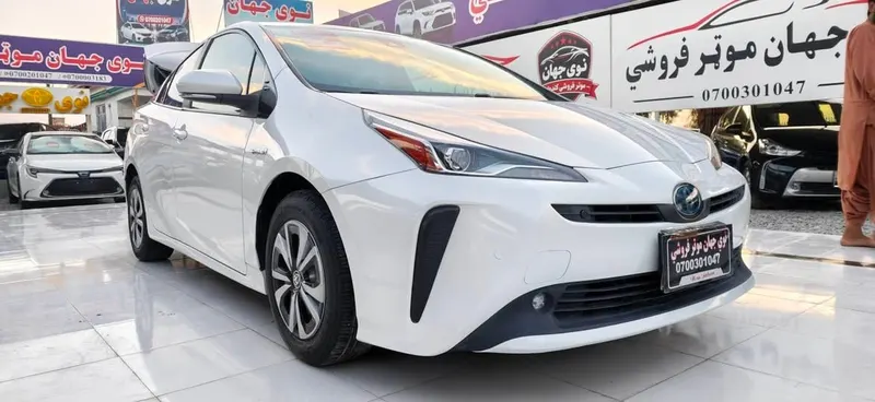 Toyota Prius 2021 Hybrid, 94,100 km (2)