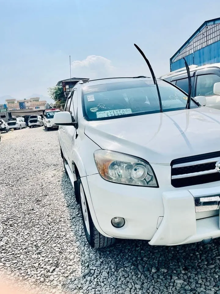 Toyota RAV4 2007 white, automatic, sunroof (4)