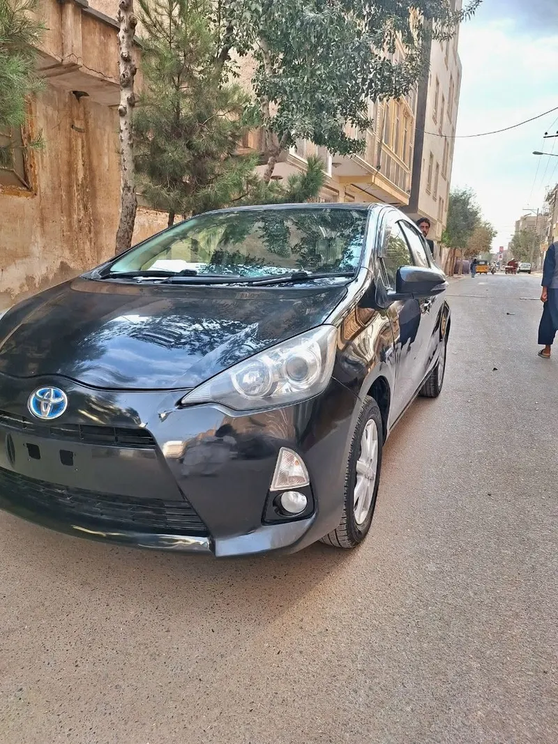 Toyota Aqua 2014 Hybrid (2)